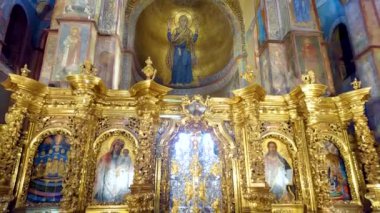 KYIV, UKRAINE - 18 Mayıs 2021: 18 Mayıs 'ta, tarihi St. Sophia Katedrali' nde, Bakire Oranlar (Orante) ile Bizans mozaikleri, etkileyici ortaçağ freskleri