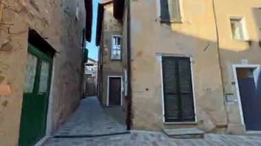 Carona 'da bir sürü korunmuş ortaçağ konağı ve tarihi malikane, Ticino, İsviçre