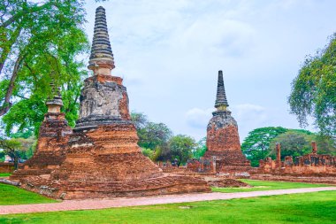 Çedi ve antik binaların temelleri, Ayutthaya, Tayland 'daki Wat Phra Si Santhe arkeolojik sitesi