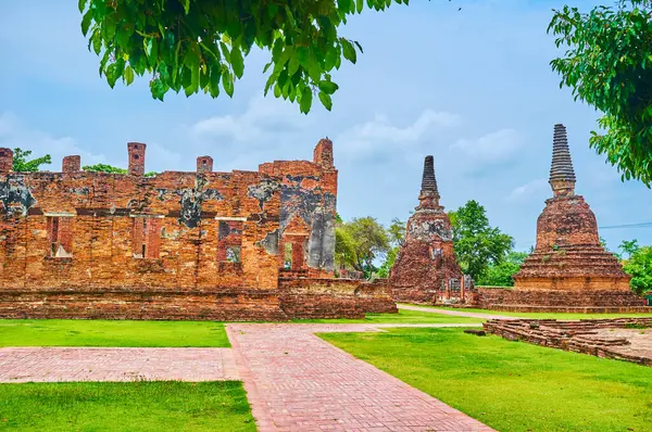 Ayutthaya, Tayland 'daki Wat Phra Si Santhe kompleks parkının kalıntıları