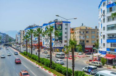 ANTALYA, TURKEY - 13 Mayıs 2017: Antalya, Türkiye 'deki Yener Ulusoy Bulvarı' ndaki modern konut binaları