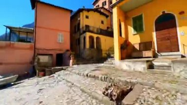 Lugano Gölü, Valsolda, Lombardy, İtalya kıyısındaki eski Oria yerleşiminin tadını çıkarın.