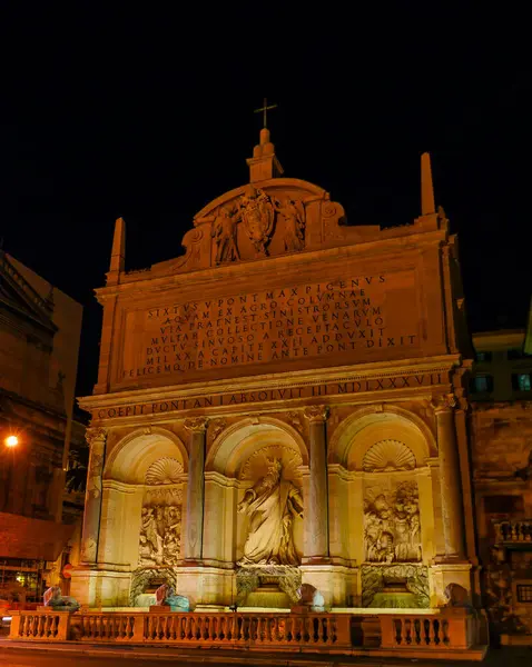 stock image The night view on Fontana dell'Acqua Felice (Fountain of Moses) located in historic center of Rome, Italy