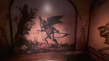 Prag Loreta 'nın Ortaçağ Mezar Odası' nın üç boyutlu modeli. Chiaroscuro freskleriyle. Ölüm, Diriliş ve Zaman, Çekoslovakya alegorilerini tasvir ediyor.