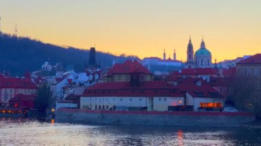 Prag 'ın Vltava Nehri, Mala Strana (Küçük Mahalle) ve Hradcany ile Prag Kalesi ve St Vitus Katedrali, Prag, Çek