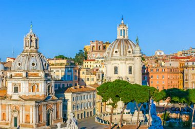 Santa Maria di Loreto Kubbeleri ve Meryem Ana 'nın Kutsal Kilisesi Trajan Forumu, Roma, İtalya