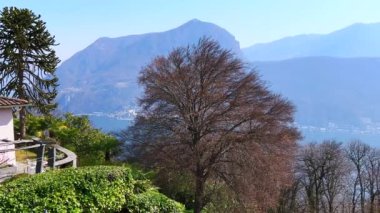 Parco San Grato 'dan Panorama ve Lugano Gölü' nden Lugano Prealps, Carona, Ticino, İsviçre