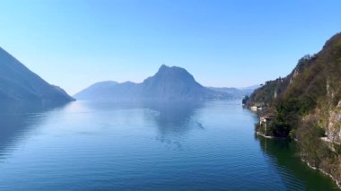 Alp manzaralı Monte San Salvatore ve Lugano Gölü Gandria Zeytin Yolu, Ticino, İsviçre
