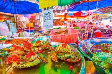 BANGKOK, THAILAND - 12 Mayıs 2019: Çin Mahallesi 'ndeki Sampheng Market' te 12 Mayıs 'ta Bangkok, Tayland