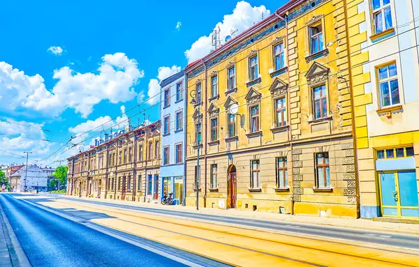 Kenarlarında tarihi yapılar bulunan büyük Boleslaw Limanowski Caddesi, Polonya 'nın Krakow kentindeki Podgorze ilçesinin ana caddesidir.