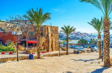 Segev caddesi, üst kasabadan eski Jaffa, Tel Aviv, İsrail limanına doğru inmektedir.