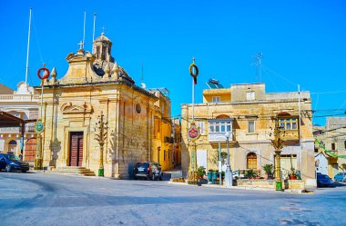 St Mary Cwerra (Cwejra), küçük Şapel festival çelenk ve çiçek-fenerler ve etrafında Guastalla, Malta.