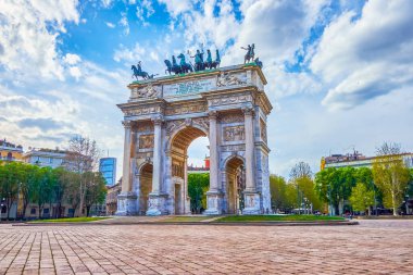 Arco della Pace (Barış Kemeri), İtalya 'nın Milano kentindeki Piazza Sempione Meydanı' nın merkezinde bulunan büyük bir zafer kemeridir.