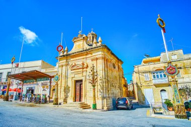 Guastalla, Malta - 16 Haziran 2018: St Mary Cwerra (Cwejra), küçük Ortaçağ kilise St Nicholas sokakta Ortaçağ yapılardır ve mağazalar arasında 16 Haziran'da Guastalla içinde yer alır