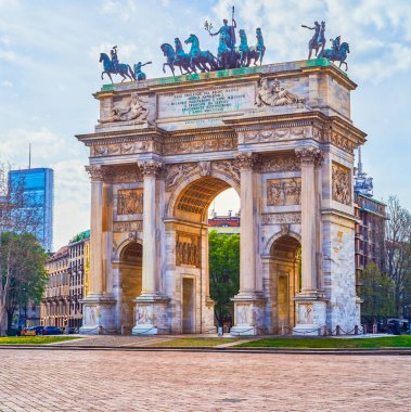 Arco della Pace (Barış Kemeri), İtalya 'nın Milano kentindeki Piazza Sempione Meydanı' nın merkezinde bulunan büyük bir zafer kemeridir.
