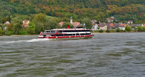 Kryssning Båt Floden Donau Österrike — Stockfoto