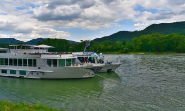 Nehir Tuna Nehri, Avusturya üzerinde mavi yolculuk