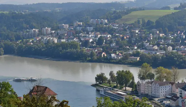 Confluencia Los Ríos Danubio Inn Ciudad Alemana Passau Agua Cada — Foto de Stock