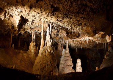 Sarkıt dekorasyon, mağara Balcarka, Güney Moravya, Çek Cumhuriyeti