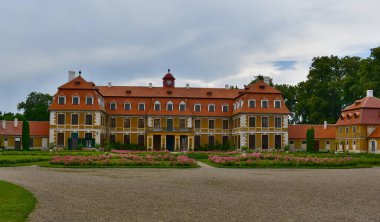 Devlet Şatosu Rajec nad Svitavou, 1763-1769 yılları arasında Çek Cumhuriyeti 'nde Salms soylu ailesinin kurduğu Fransız tipi klasik şato.