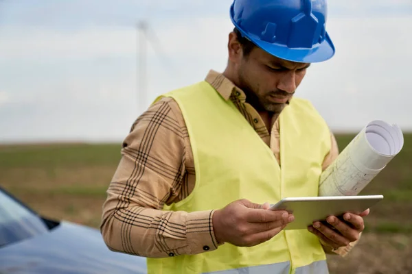 Latin Male Engineer Holding Digital Tablet Standing Wind Turbine Field — Stock Photo, Image
