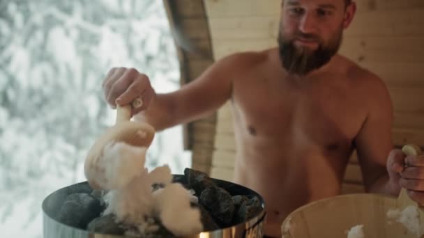Caucasian Man Added Snow Stove Sauna Shot Red Helium Camera — 비디오