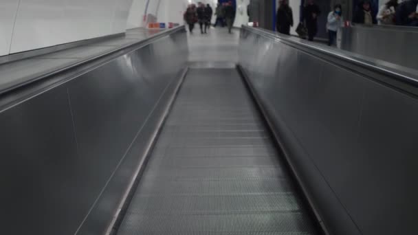 Escalator Platform Subway Unrecognizable People Shot Panasonic Gh5 — Stockvideo
