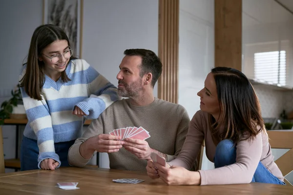 Caucasian Happy Family Playing Card Home — Fotografia de Stock