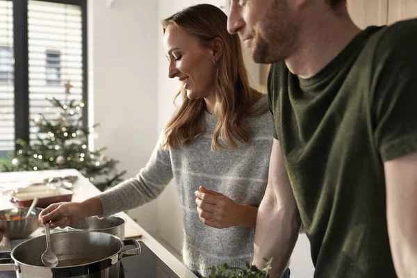 Caucasian Couple Cooking Together Christmas Domestic Kitchen — Stock Photo, Image
