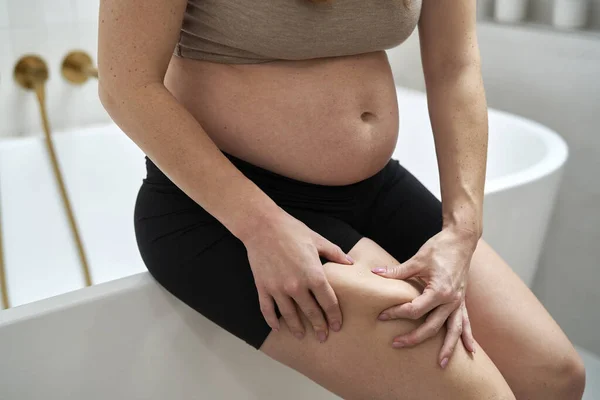 Close Pregnant Woman Checking Skin Condition — Stock Photo, Image
