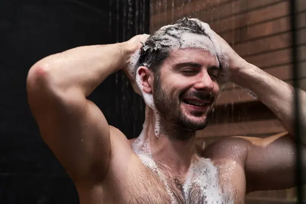 Caucasian Man Taking Shower Home — Stock Photo, Image