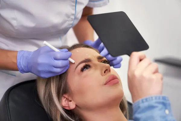Woman Having Facelifting Procedure Beauty Salon — Stock Photo, Image