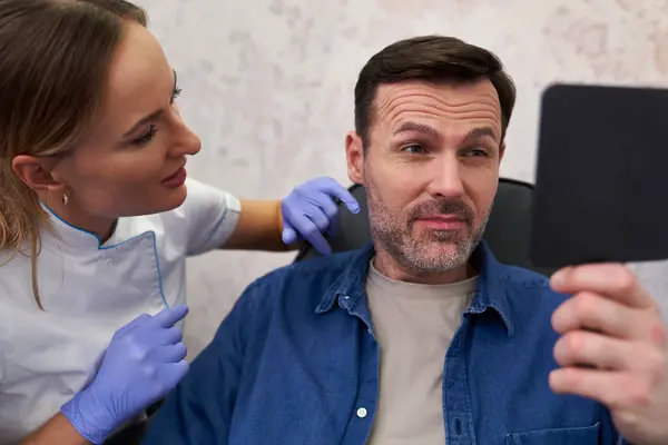 Doctor Patient Beauty Procedure Beauty Salon — Stock Photo, Image