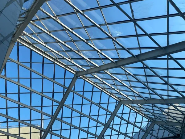 Abstrakte Hightech Architektur Hintergrundbild Innere Struktur Des Glasdachbogens Mit Abschließbaren lizenzfreie Stockbilder