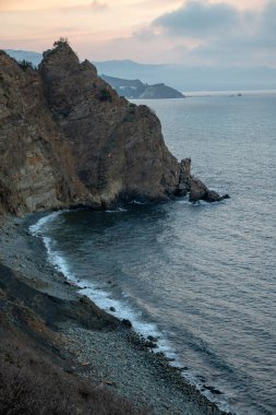 Dağlarda güzel bir gün batımı
