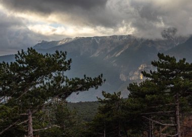 Dağların güzel manzarası