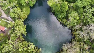 Endonezya 'nın doğal güzelliği, Hint Okyanusu' nun güzel genişliği, Endonezya 'nın güzel sabah manzarası büyüleyici mavi bir deniz şeklinde.