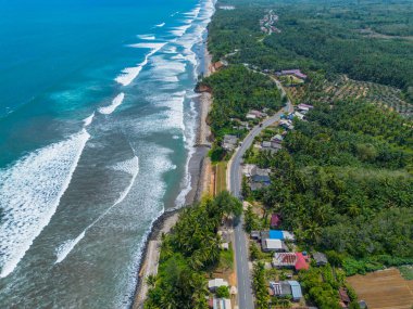 Güzel bir sabah manzarası Endonezya plaj havası Gökyüzü renkleri ve fırtına mevsimi