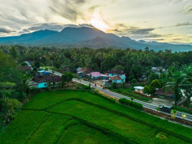 Güzel bir sabah manzarası Endonezya manzara plajı güzellik rengi ve gökyüzü doğal ışığı