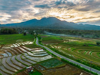 Güzel bir sabah manzarası Endonezya manzara plajı güzellik rengi ve gökyüzü doğal ışığı