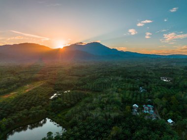 Güzel bir sabah manzarası Endonezya manzara plajı güzellik rengi ve gökyüzü doğal ışığı