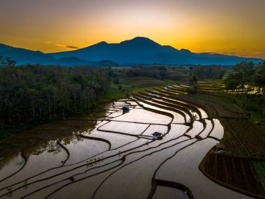 Güzel bir sabah manzarası Endonezya manzara plajı güzellik rengi ve gökyüzü doğal ışığı