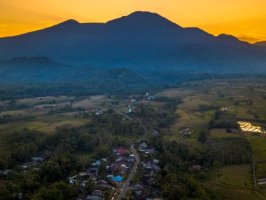 Güzel bir sabah manzarası Endonezya manzara plajı güzellik rengi ve gökyüzü doğal ışığı