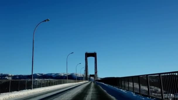 ノルウェー北部 晴れた冬の日 Tjeldsund橋を運転する — ストック動画