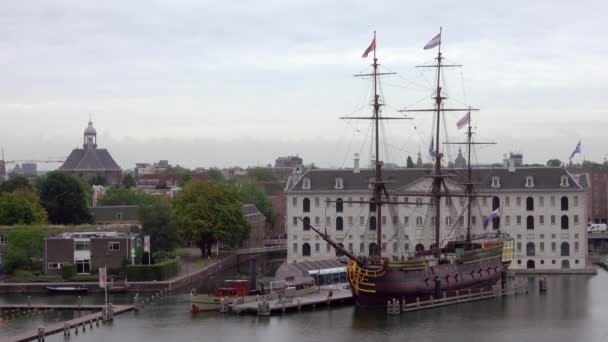 Países Baixos Dia Verão Nublado Amsterdam Museu Marítimo Velho Navio — Vídeo de Stock