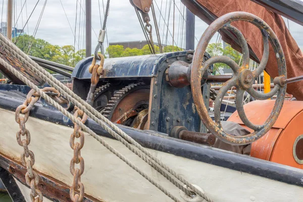Κάτω Χώρες Vintage Μηχανικό Βαρούλκο Ένα Πολύ Παλιό Πλοίο Στο — Φωτογραφία Αρχείου