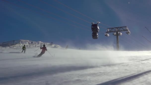 Słoneczny Zimowy Dzień Słowackich Tatrach Ośrodku Narciarskim Jasna Śnieżyca Kilku — Wideo stockowe
