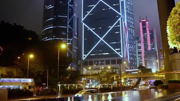 Nacht Hongkong Bewegung Von Autos Bussen Und Doppelstock Straßenbahnen Entlang — Stockvideo