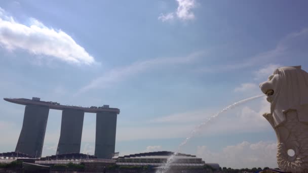Singapur Merlion Fontána Marina Bay Sands Hotel Slunečného Počasí — Stock video