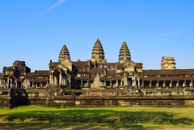 Kamboçya 'daki Angkor Wat tapınağının yan görüntüsü